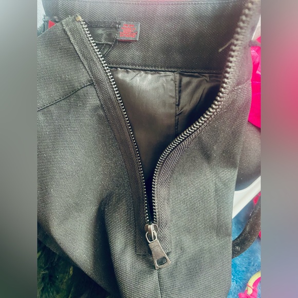 Twelve by Twelve Los Angeles Feather Hem Mini, Size M - Picture 4 of 9